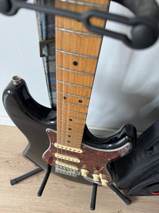 Guitarra Eléctrica Negra