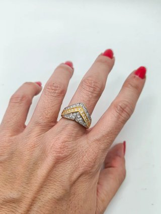 Anillo Oro bicolor 18kt terminacion en punta