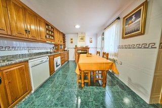 Chalet en venta en Baza