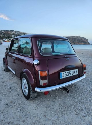 MINI MIL DEL AÑO 1990 EN PERFECTO ESTADO MEJOR VER