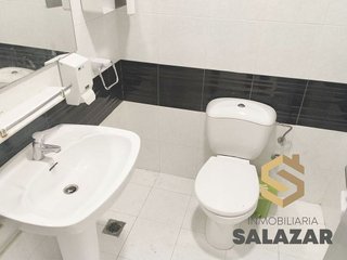 Local comercial en alquiler en San Pedro de Deusto-La Ribera en Bilbao