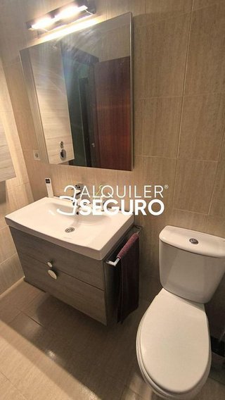 Piso en alquiler en Tres Huertas - El Torrejón - El Cerezo en Sevilla