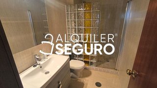 Piso en alquiler en Tres Huertas - El Torrejón - El Cerezo en Sevilla
