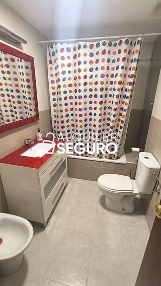 Piso en alquiler en Tres Huertas - El Torrejón - El Cerezo en Sevilla