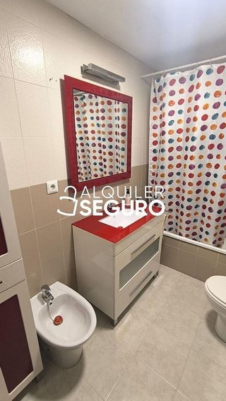 Piso en alquiler en Tres Huertas - El Torrejón - El Cerezo en Sevilla