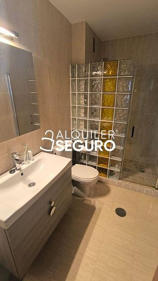 Piso en alquiler en Tres Huertas - El Torrejón - El Cerezo en Sevilla