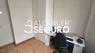 Piso en alquiler en Tres Huertas - El Torrejón - El Cerezo en Sevilla