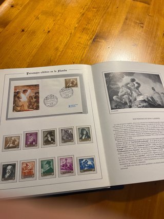 Álbum con documentos y sellos Históricos