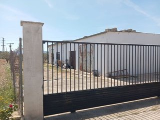 Chalet en venta en Yecla