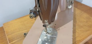 Máquina de coser Singer antigua