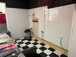 Local comercial en venta en La Carihuela en Torremolinos