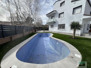 Chalet en alquiler en Montmar en Castelldefels