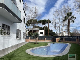 Chalet en alquiler en Montmar en Castelldefels