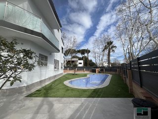 Chalet en alquiler en Montmar en Castelldefels
