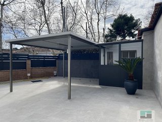 Chalet en alquiler en Montmar en Castelldefels