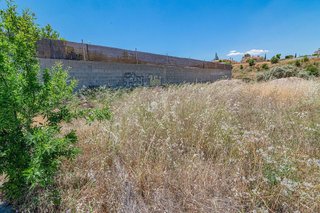 Terreno en venta en Zubia (La)