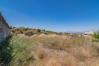 Terreno en venta en Zubia (La)