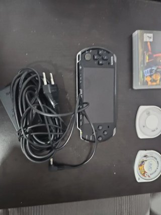 Console Sony PSP Nera + 5 Giochi UMD