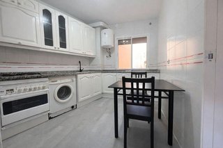 Piso en venta en La Carihuela en Torremolinos