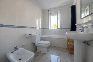 Piso en venta en La Carihuela en Torremolinos