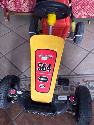 Coche a pedales 564 Racing Team
