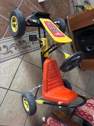 Coche a pedales 564 Racing Team