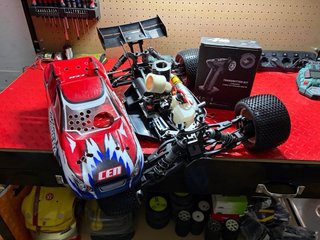 Auto RC Truggy 1/8 hobbytech scoppio