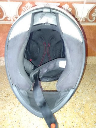 Varios cascos de moto