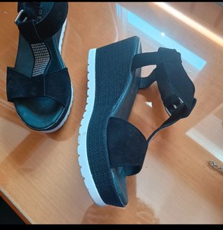 Sandalias negras plataforma Trimare