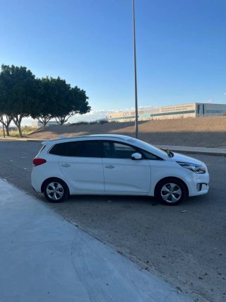 7 plazas Kia Carens del 2016 12 meses de garantía
