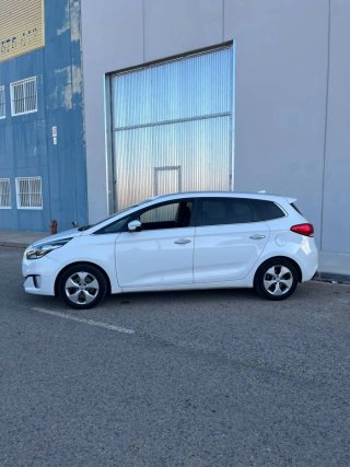 7 plazas Kia Carens del 2016 12 meses de garantía