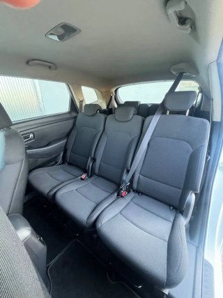 7 plazas Kia Carens del 2016 12 meses de garantía
