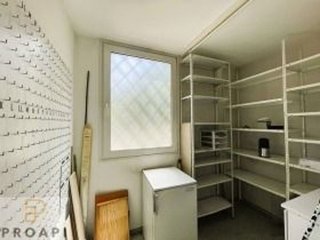 Local comercial en alquiler en Eixample Nord – La Devesa en Girona