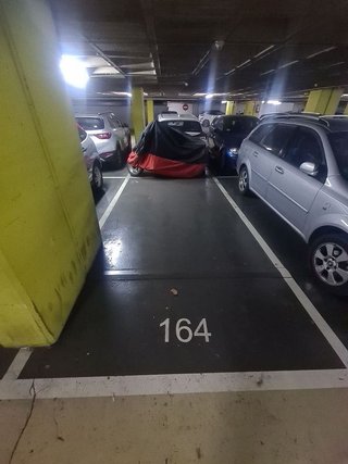 Garaje en venta en Can Serra en Hospitalet de Llobregat, L´