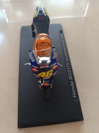 Miniatura moto Valentino Rossi Honda RC2