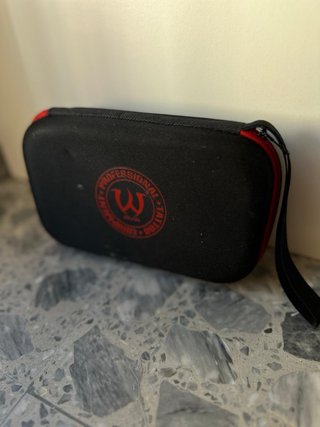 Máquina de tatuar AVA con estuche
