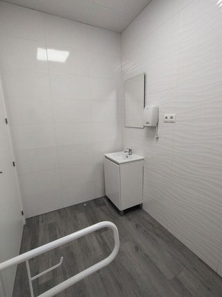 Local comercial en alquiler en La Luz - El Torcal en Málaga