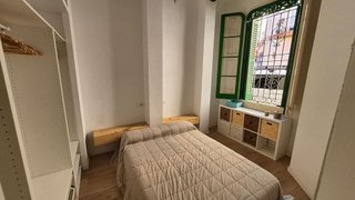 Casa adosada en alquiler en El Camp de l'Arpa del Clot en Barcelona