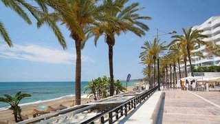 Local comercial en venta en Nueva Alcántara en Marbella