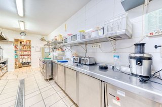 Local comercial en venta en Nueva Alcántara en Marbella