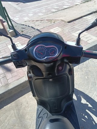 Peugeot Tweet 49 Scooter Automática blanca