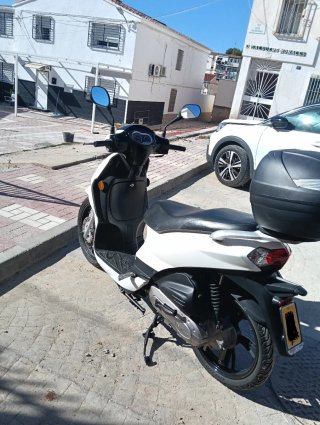 Peugeot Tweet 49 Scooter Automática blanca