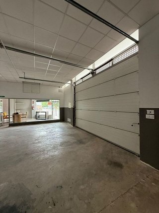 Local comercial en alquiler en Santa Cruz - Industria - Polígono Campollano en Albacete