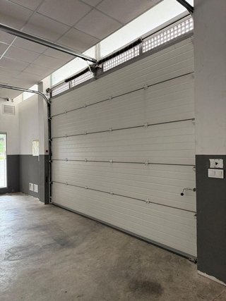 Local comercial en alquiler en Santa Cruz - Industria - Polígono Campollano en Albacete