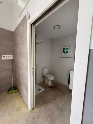 Local comercial en alquiler en Santa Cruz - Industria - Polígono Campollano en Albacete