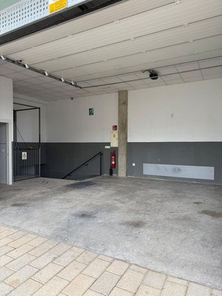 Local comercial en alquiler en Santa Cruz - Industria - Polígono Campollano en Albacete