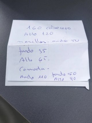 Cabecero de madera y mimbre