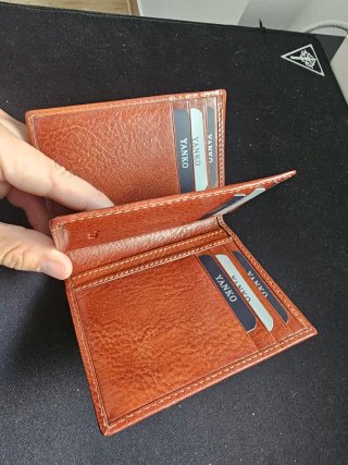 Carteras de cuero vacuno (marrón y negro)