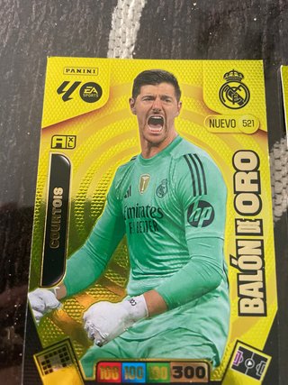 Cromos Panini Balón de Oro Courtois y Pedri