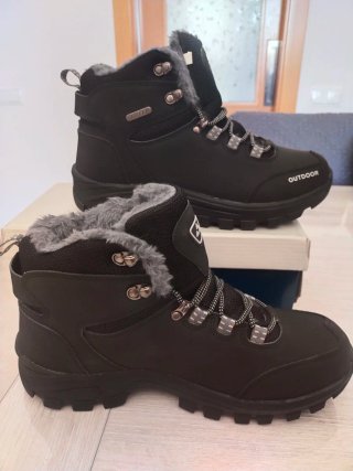 Botas de nieve OUTDOOR negras y grises a estrenar